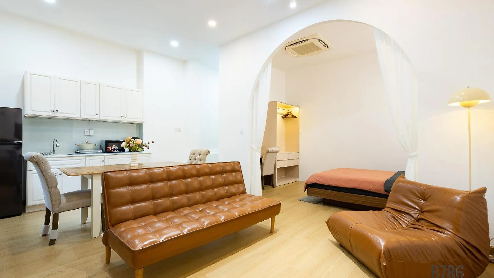 B786 Airport Homestay Хошимин Апартаменты